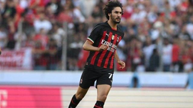 1658969659854070526.jpg penampilan-yacine-adli-bersama-klub-barunya-ac-milan.jpg
